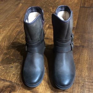 ugg lorna boot canada